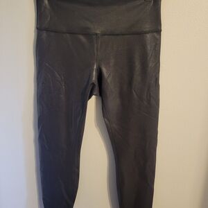 *LAST CHANCE* Lululemon Athletica Shiny Black Leggings